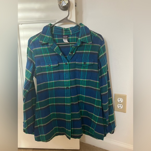 Patagonia button down - Picture 1 of 1